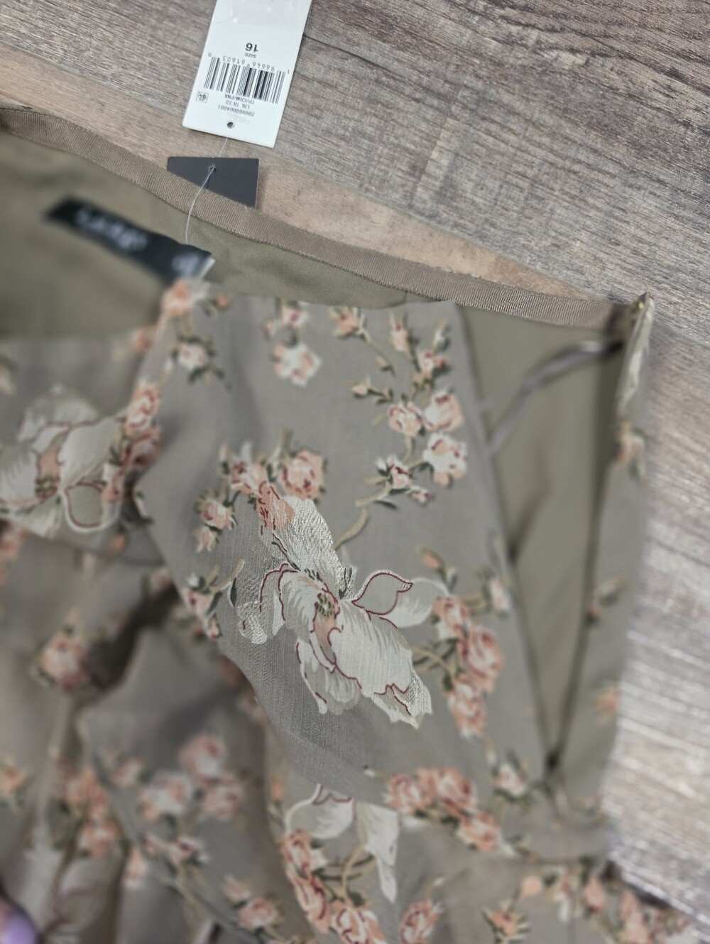 Lauren Ralph Lauren Tiered Floral Crinkle Skirt Georgette Taupe SIZE 16 Ret $145 - Picture 8 of 12